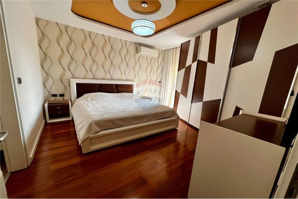 Tirane, jepet me qera apartament 2+1 Kati 4, 133 m² 1.000 € (Panorama)
