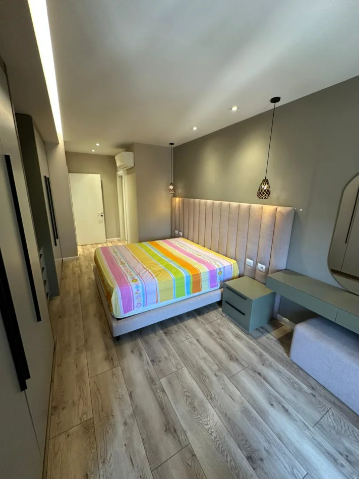Tirane, jepet me qera apartament 2+1+Ballkon Kati 5, 100 m² 1.000 € (Quatrium Residence, Don Bosko, Tiranë)