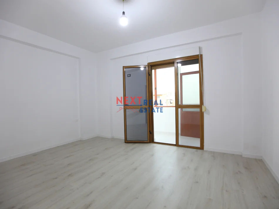 Vlore, shitet apartament 2+1+Aneks+Ballkon Kati 5, 157.000 m² 157.000 € (VLORE-SKELE)