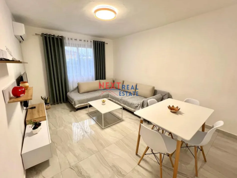 Vlore, shitet apartament 1+1+Ballkon Kati 1, 60 m²
