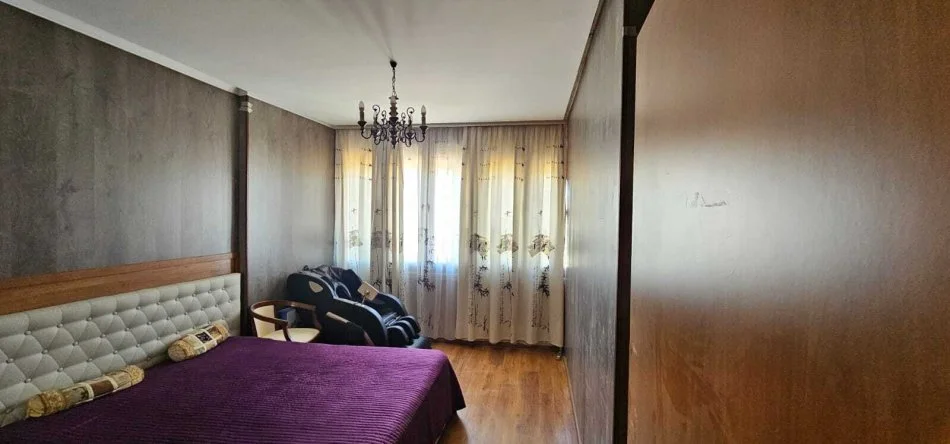 Tirane, jepet me qera apartament 4+1 Kati 11, 155 m² 1.500 € 