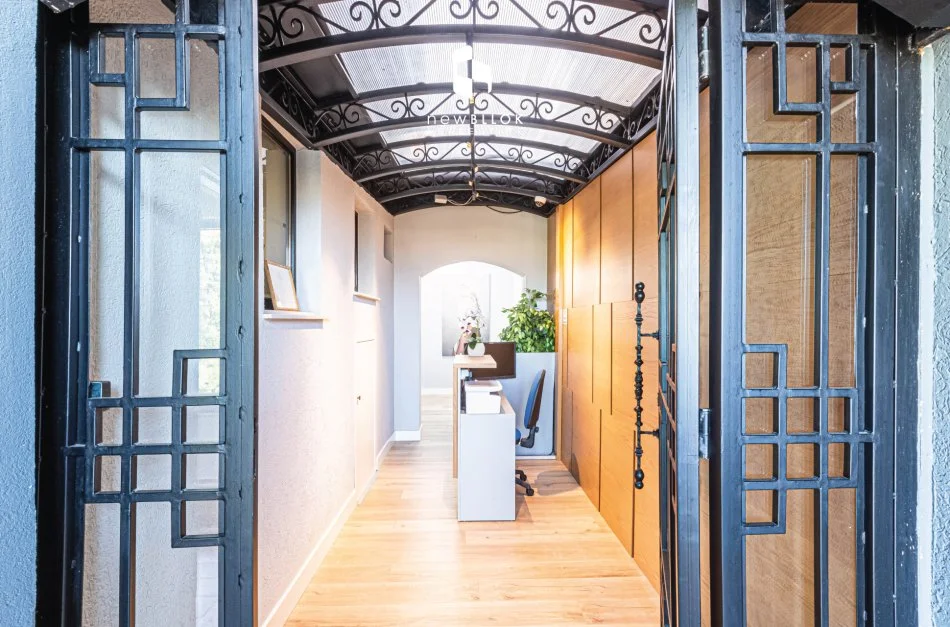 🏨 Hotel Modern Në Shitje - Korçë, Rr. e Vilave | me Pamje Panoramike mbi gjithë Korçën | 1,500,000 Euro🔥