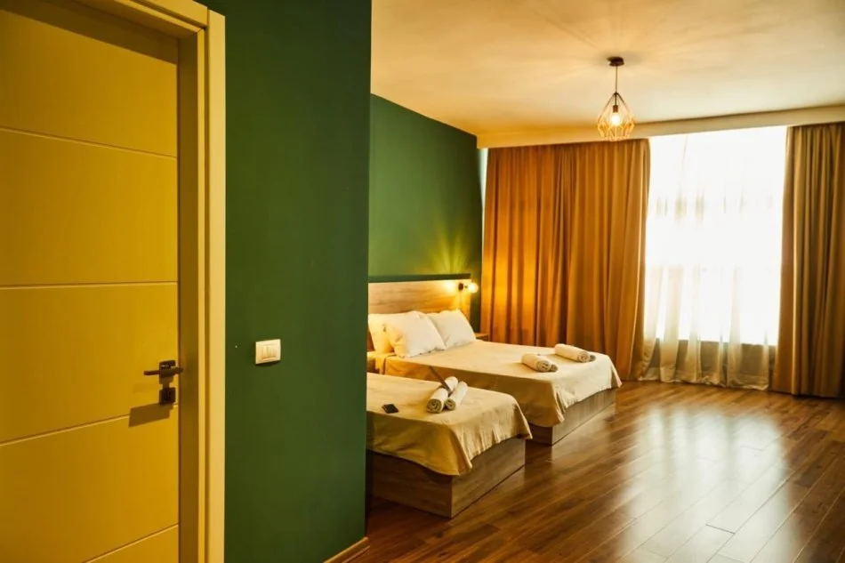 Tirane, shitet hotel Kati 0, 1.000 m² 3.200.000 € (Astir)