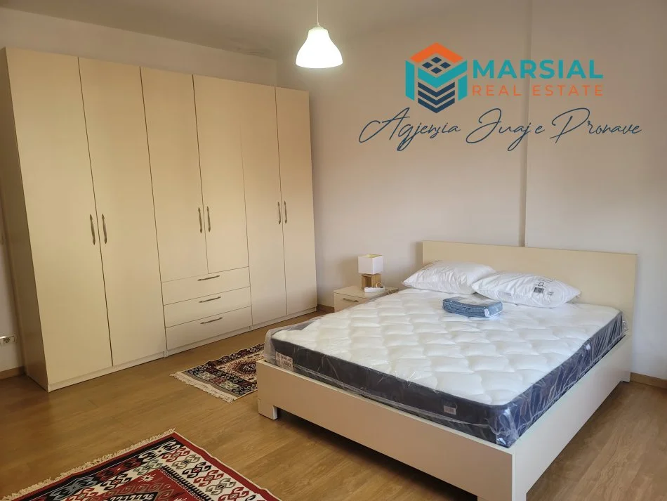 Tirane, jepet me qera apartament 2+1 Kati 1, 112 m² 650 € 