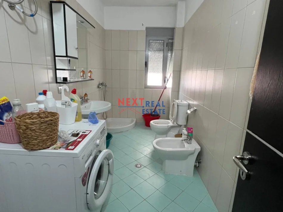 Vlore, shitet apartament 1+1+Ballkon Kati 6, 91 m² 145.000 € (LUNGOMARE)