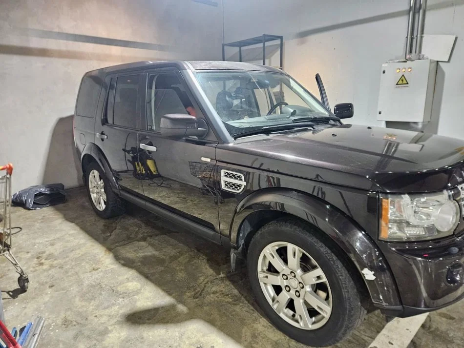 Tirane, shitet makine Land Rover Discovery 4 Nafte, e zeze Kondicioner 237 km 8.000 €
