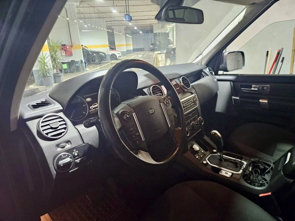 Tirane, shitet makine Land Rover Discovery 4 Nafte, e zeze Kondicioner 237 km 8.000 €