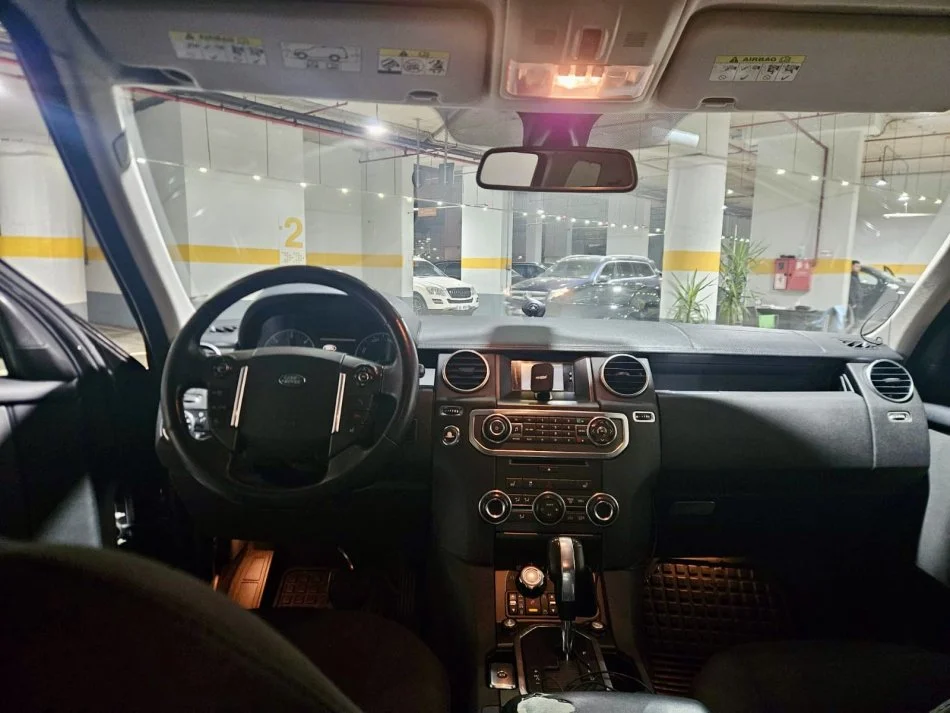 Tirane, shitet makine Land Rover Discovery 4 Nafte, e zeze Kondicioner 237 km 8.000 €