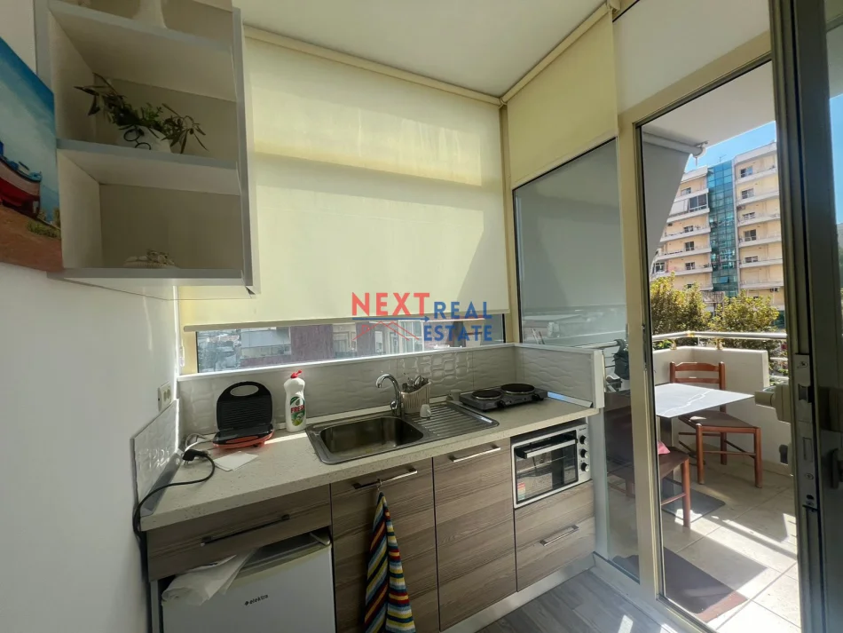 Vlore, jepet me qera apartament 1+1+Ballkon Kati 2, 300 € (TEK HOTEL PARTNER)