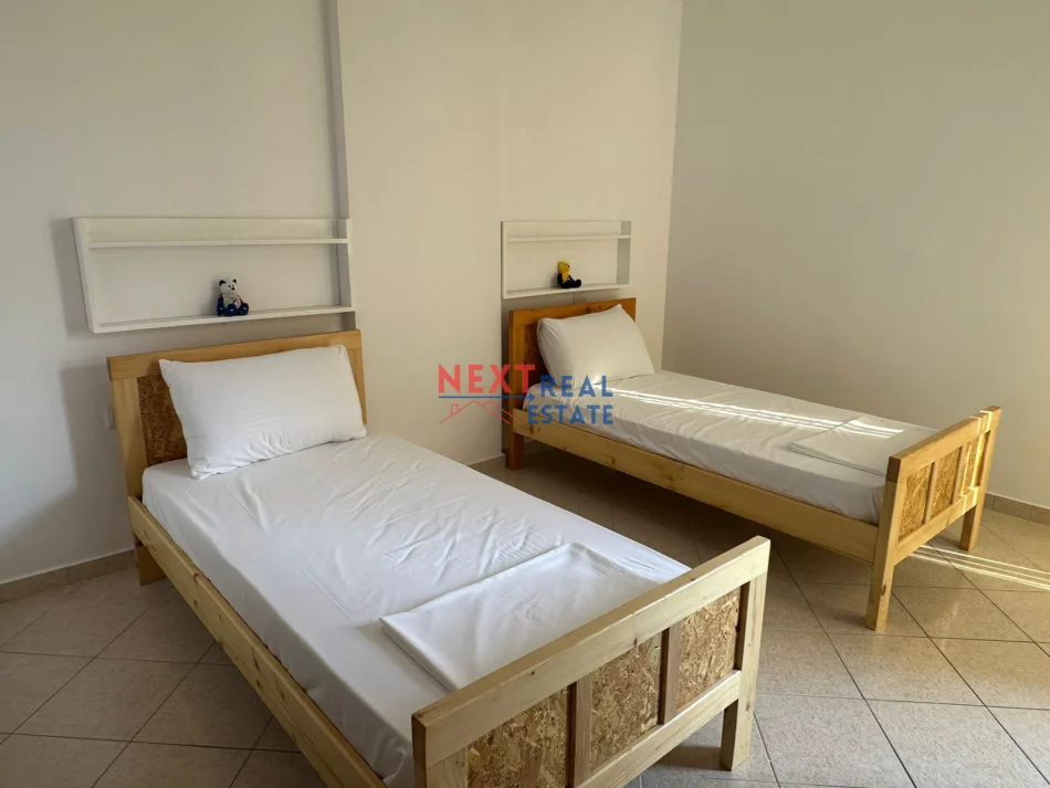 Vlore, jepet me qera apartament 2+1+Aneks+Ballkon Kati 4, 110 m² 500 € (GJERGJ ARANITI)