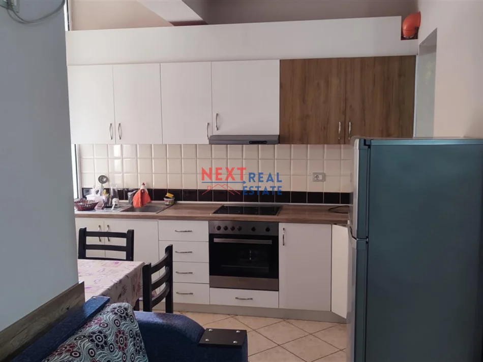 Vlore, shitet apartament 1+1+Ballkon Kati 3, 50 m² 95.000 € (LUNGOMARE)