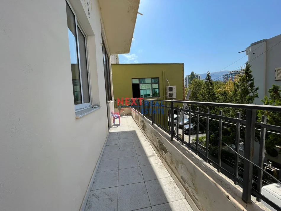 REZERVO PRONEN VETEM ME 500€! Vlore, jepet me qera ambjent biznesi Kati 2, 190 m² 1.000 € (Tek Riviera)
