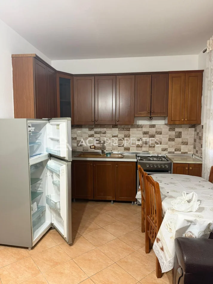 Durres, jepet me qera apartament 2+1 Kati 2, 120 m² 350 € (Ish Kenete)