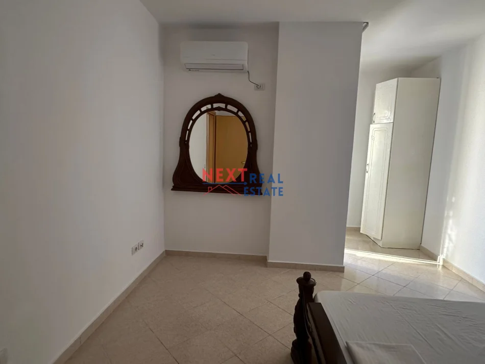 Vlore, jepet me qera apartament 2+1+Aneks+Ballkon Kati 4, 110 m² 500 € (GJERGJ ARANITI)