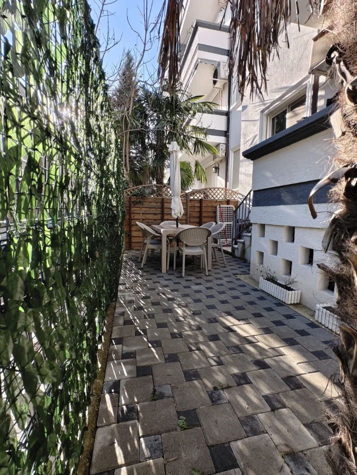 Durres, shitet apartament 1+1+Ballkon Kati 0, 50 m² 107.000 € (GJIRI I LALZIT)