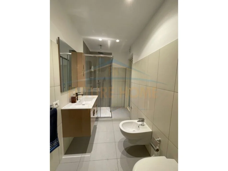 Tirane, shitet apartament 3+1+Ballkon Kati 9, 155 m² 630.000 € (Rruga e elbasanit)