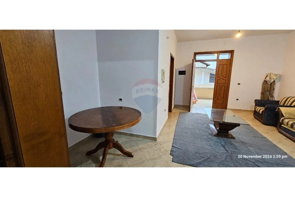Tirane, jepet me qera apartament 2+1 Kati 3, 90 m² 600 € (Pallati me Shigjeta)