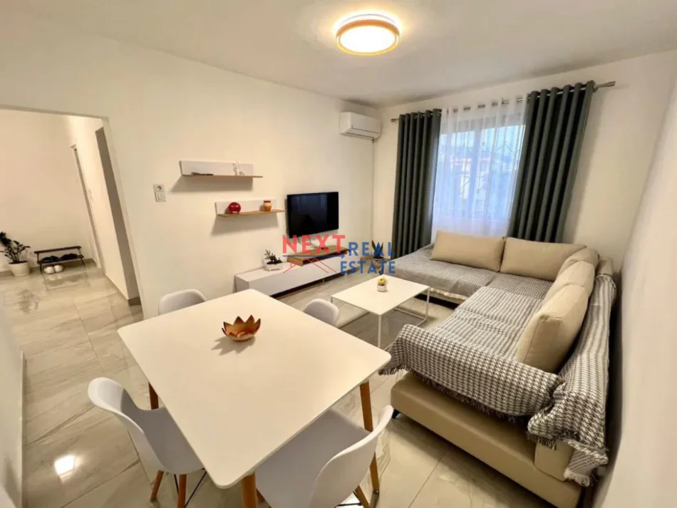 Vlore, shitet apartament 1+1+Ballkon Kati 1, 60 m²