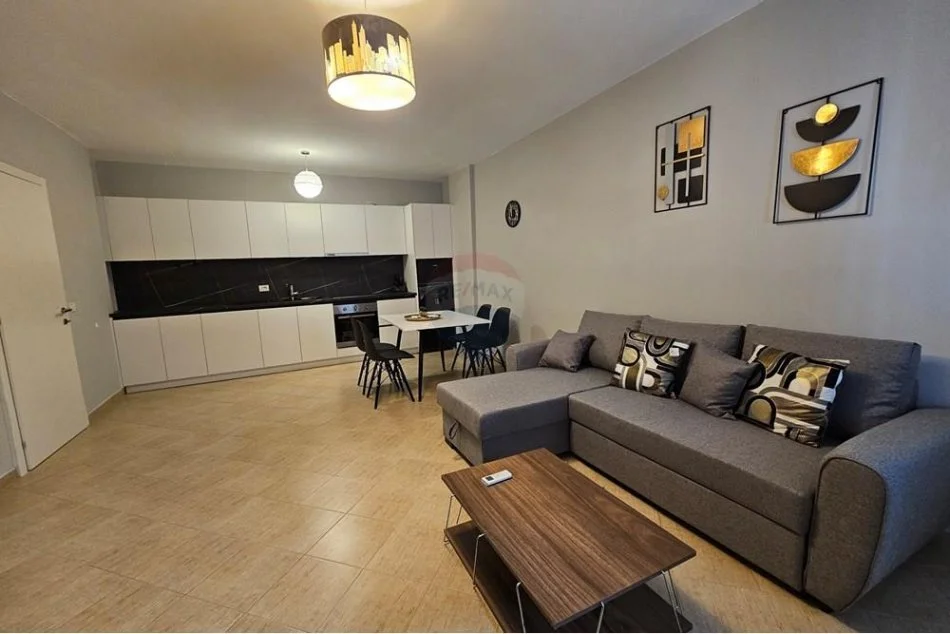 Tirane, jepet me qera 2+1 Kati 3, 65 m² 480 € (Tregu Medreseja, Conkord / Emerald)