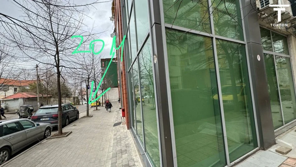 Tirane, shitet ambjent biznesi Kati 0, 204 m² 592.760 € (Siri Kodra)