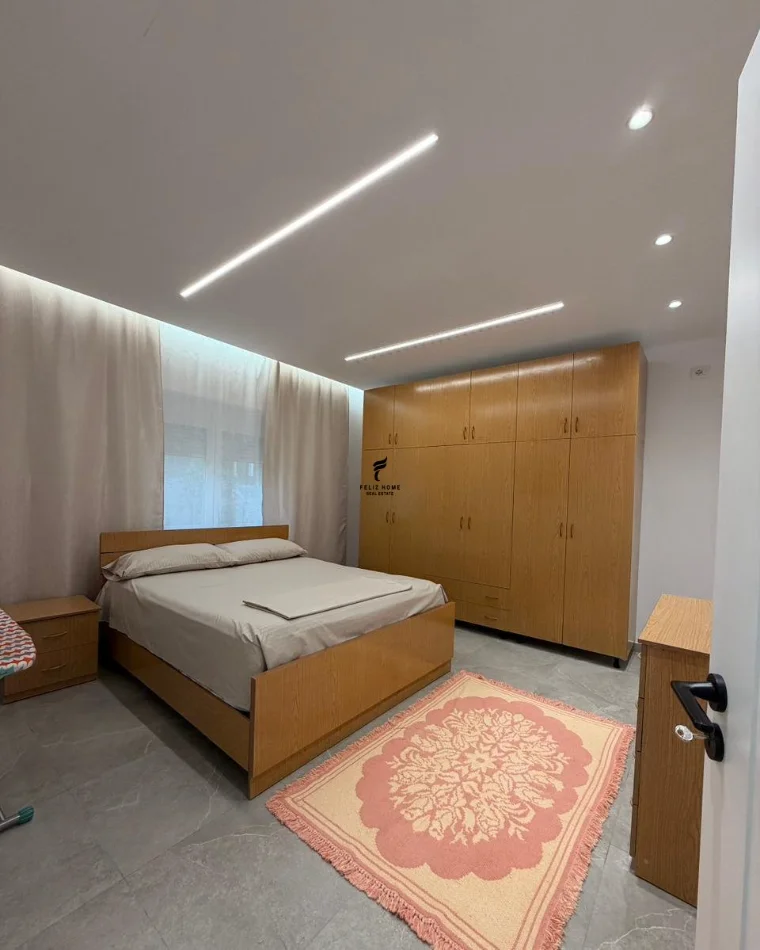 Tirane, jepet me qera apartament 1+1 Kati 1, 65 m² 450 € (5 MAJI)