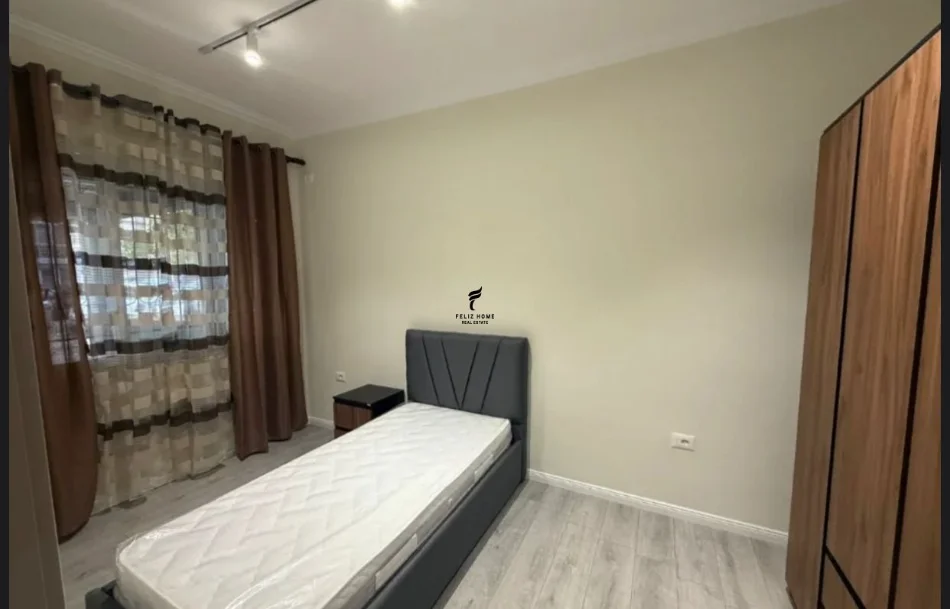Tirane, jepet me qera apartament 2+1 Kati 0, 80 m² 850 € (BLLOKU)