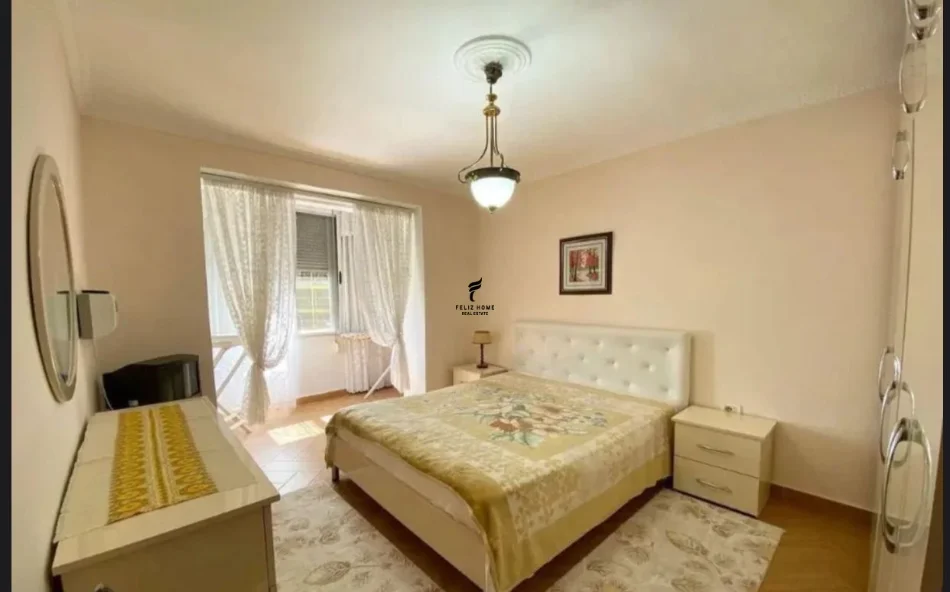 Tirane, jepet me qera apartament 1+1 Kati 4, 65 m² 550 € (MINE PEZA)