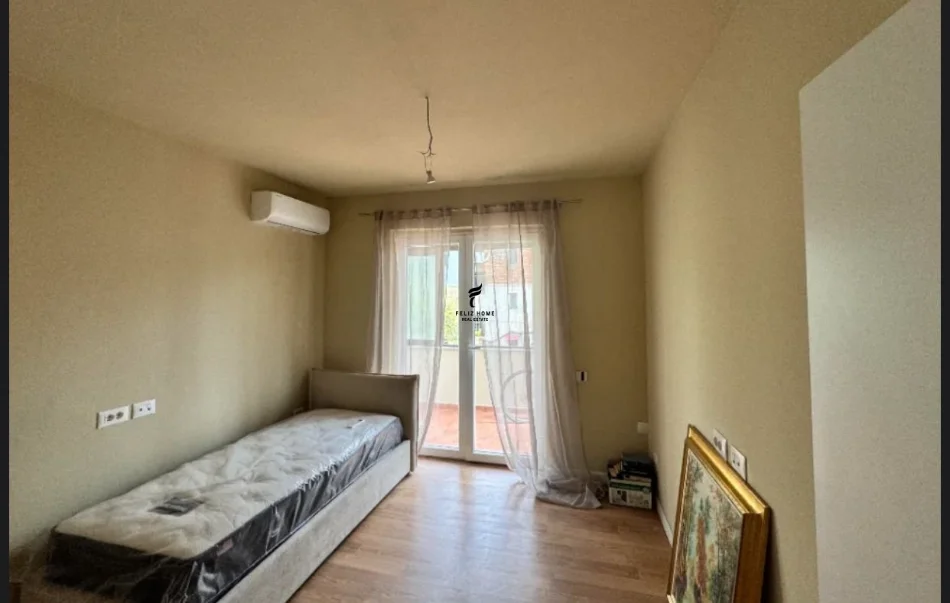 Tirane, jepet me qera apartament 2+1 Kati 2, 100 m² 1.100 € (RRUGA E DURRESIT)