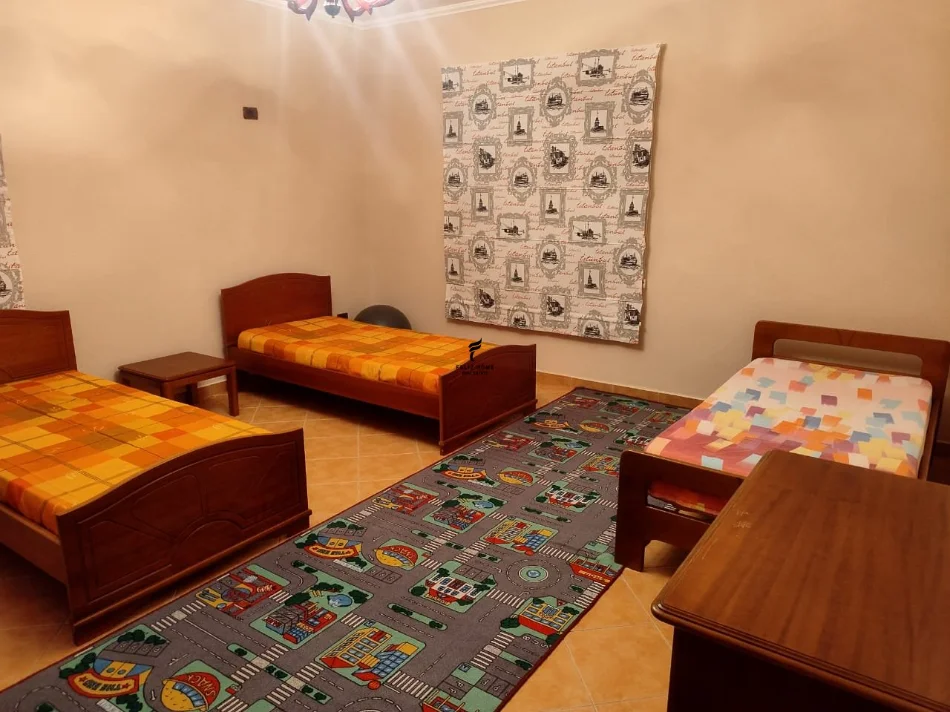 Tirane, jepet me qera apartament 3+1 Kati 2, 220 m² 700 € (KODRA E PRIFTIT)