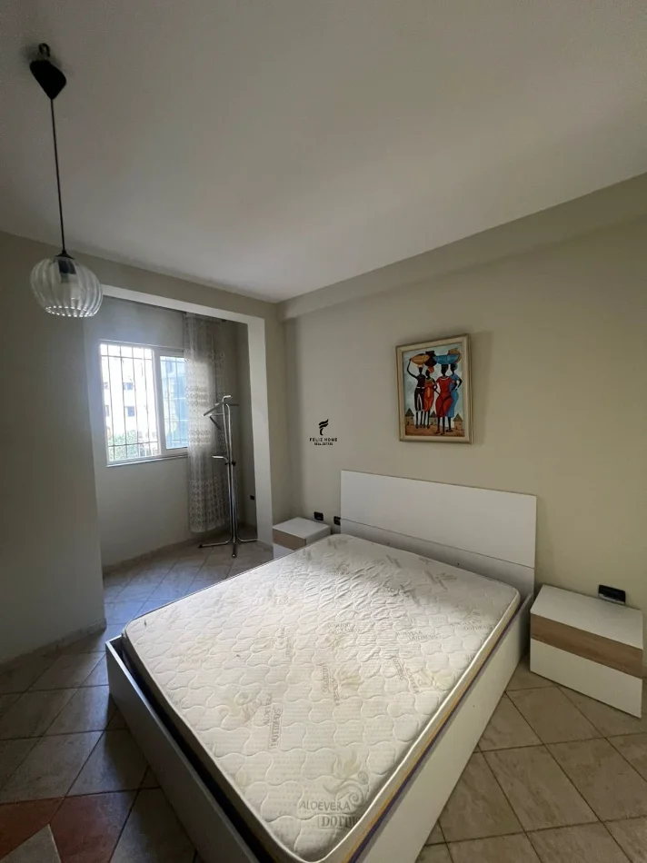 Tirane, jepet me qera apartament 1+1 Kati 2, 65 m² 450 € (RRUGA E KAVAJES)