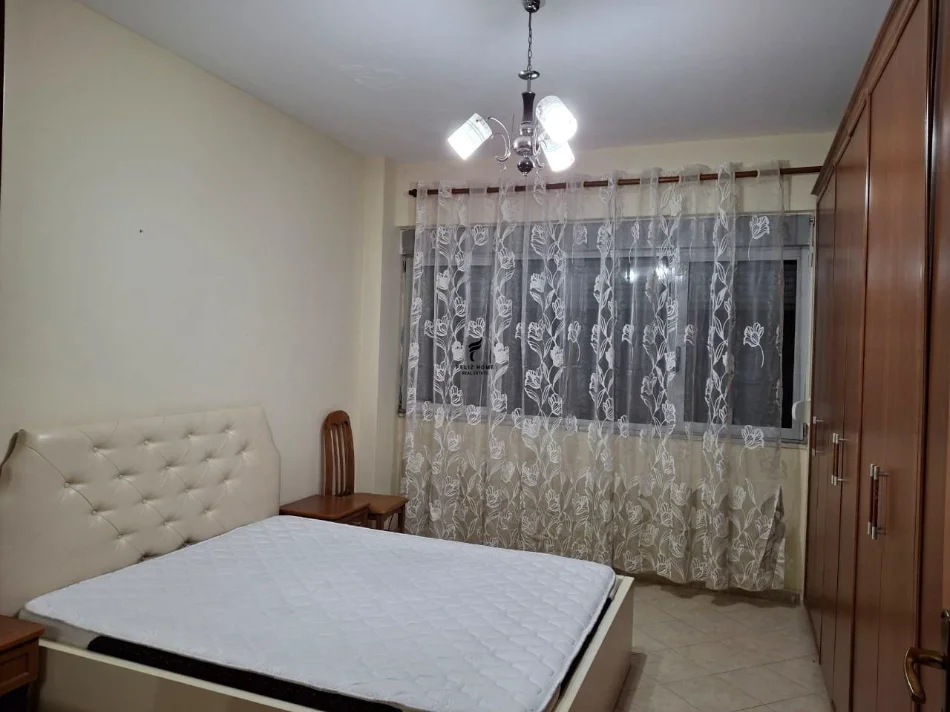 Tirane, jepet me qera apartament 1+1 Kati 6, 70 m² 450 € (RRUGA E DIBRES)