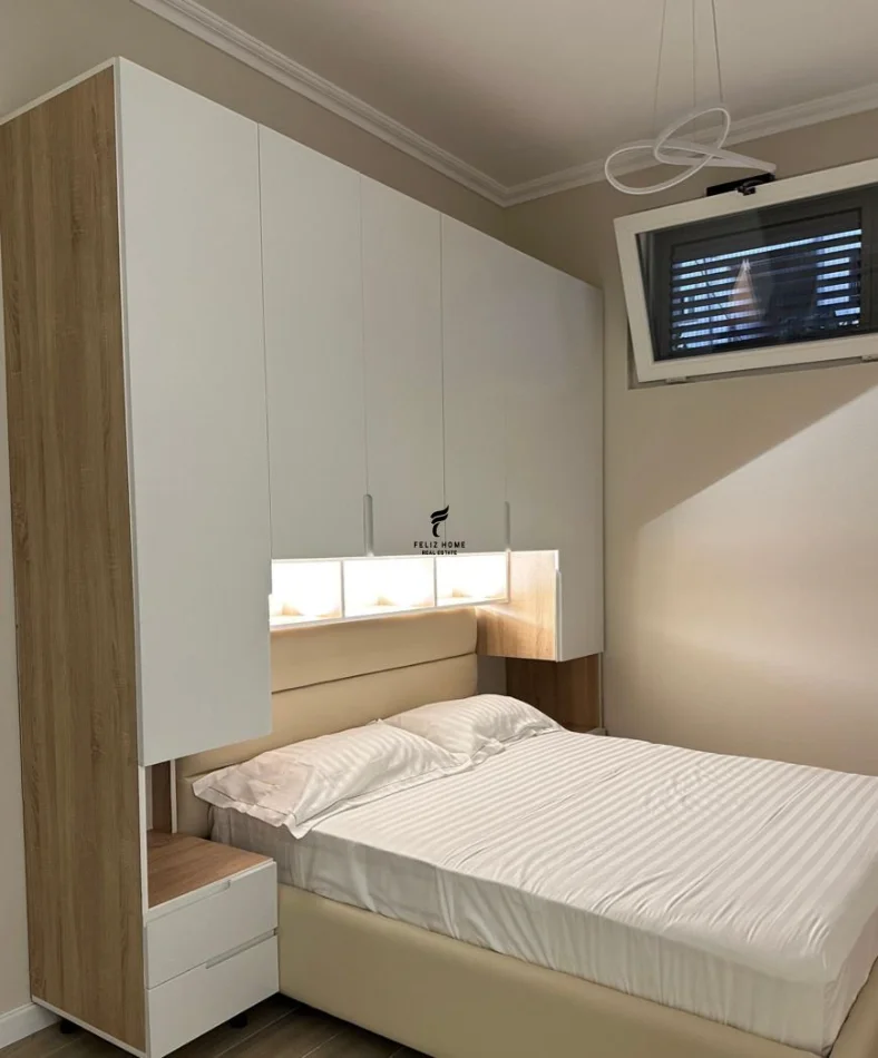 Tirane, jepet me qera apartament 1+1 Kati 1, 65 m² 450 € (OXHAKU)