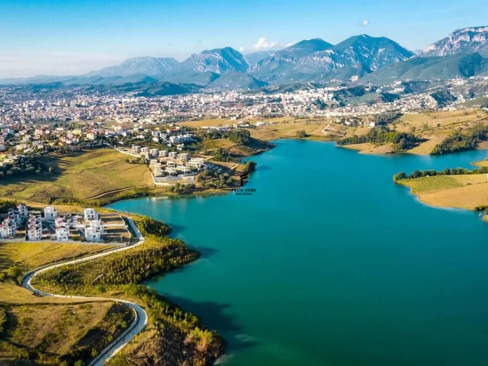 Tirane, shitet truall , 1.520 m² (FARKE)