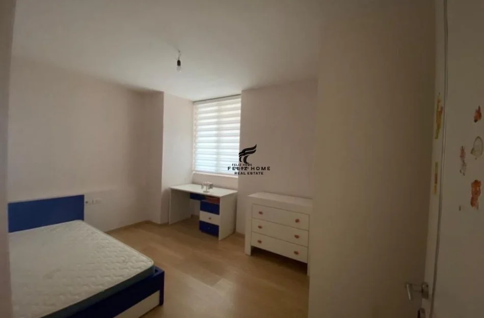Tirane, jepet me qera apartament 2+1 Kati 2, 140 m² 650 € (LAPRAKE)