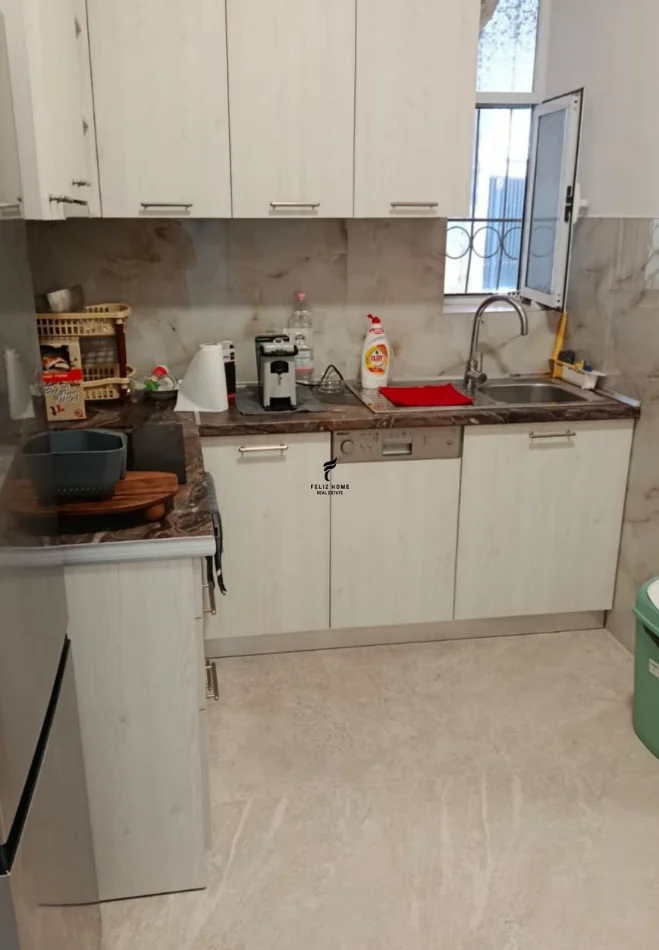 Tirane, jepet me qera apartament 2+1 Kati 1, 73 m² 600 € (VASIL SHANTO)