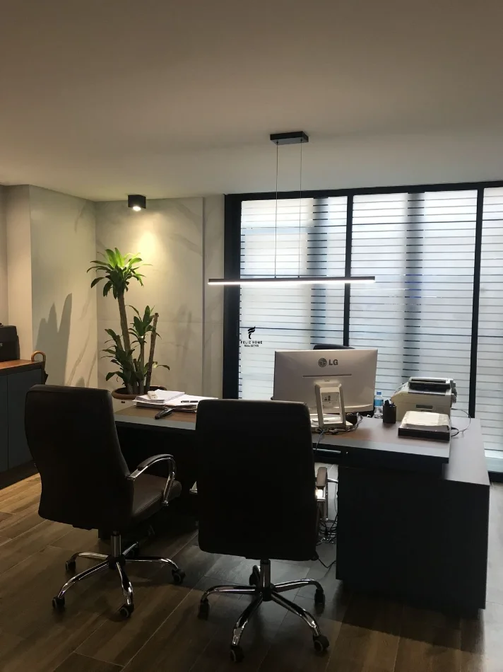 Tirane, jepet me qera zyre Kati 2, 30 m² 450 € (BLLOK)