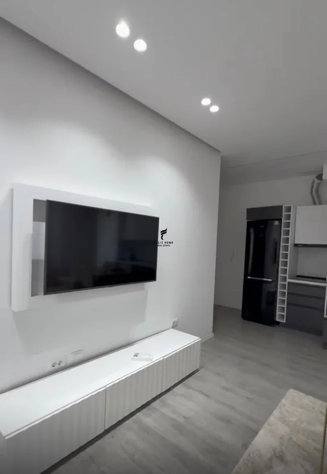 Tirane, jepet me qera apartament 1+1 Kati 3, 70 m² 650 € (SIRI KODRA)