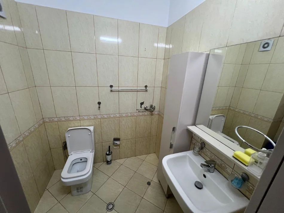 Tirane, jepet me qera apartament 2+1 , 106 m² 550 € (ASTIR)