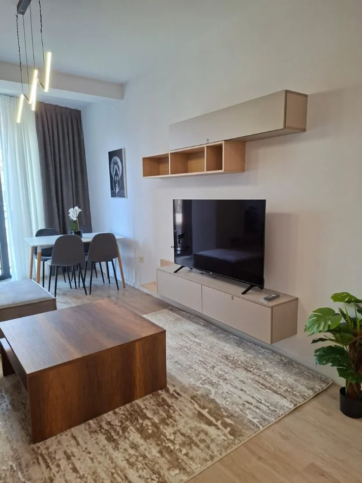 Tirane, jepeN me qera 8 apartament Kati 4, 300 m² 6.500 € (MINE PEZA)