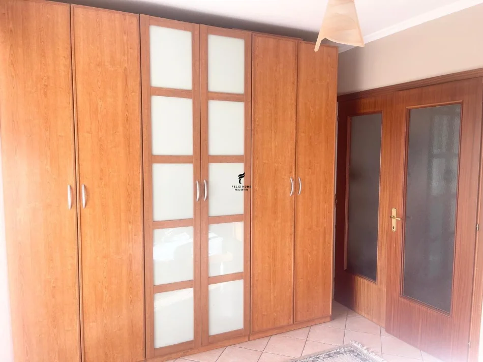 Tirane, jepet me qera apartament 1+1 Kati 3, 60 m² 650 € (BLLOK)