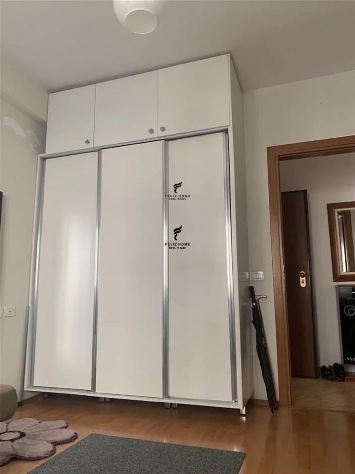 Tirane, jepet me qera apartament 1+1 Kati 3, 70 m² 550 € (KOMUNA E PARISIT)