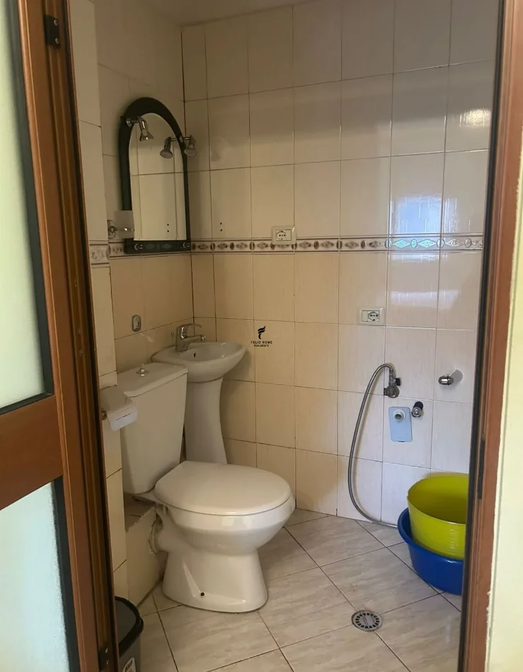 Tirane, jepet me qera apartament 2+1 Kati 4, 100 m² 600 € (21 DHJETORI)