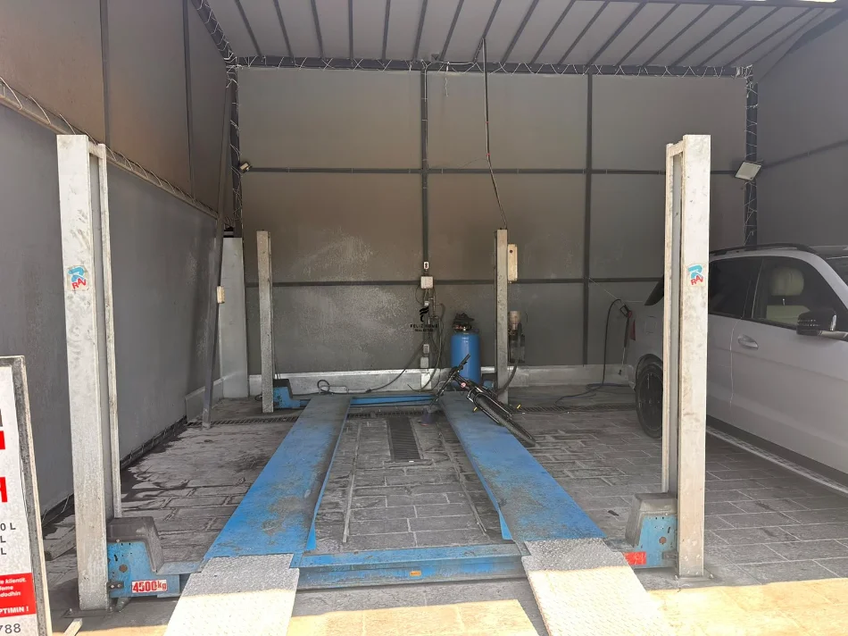 Tirane, jepet me qera magazine Kati 0, 50 m² 1.000 € (AUTOSTRADA TIRANE-DURRES)