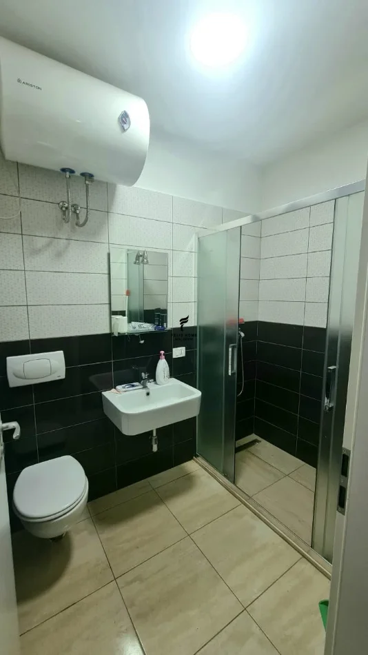 Tirane, jepet me qera apartament 2+1 Kati 5, 100 m² 500 € (SIRI KODRA)