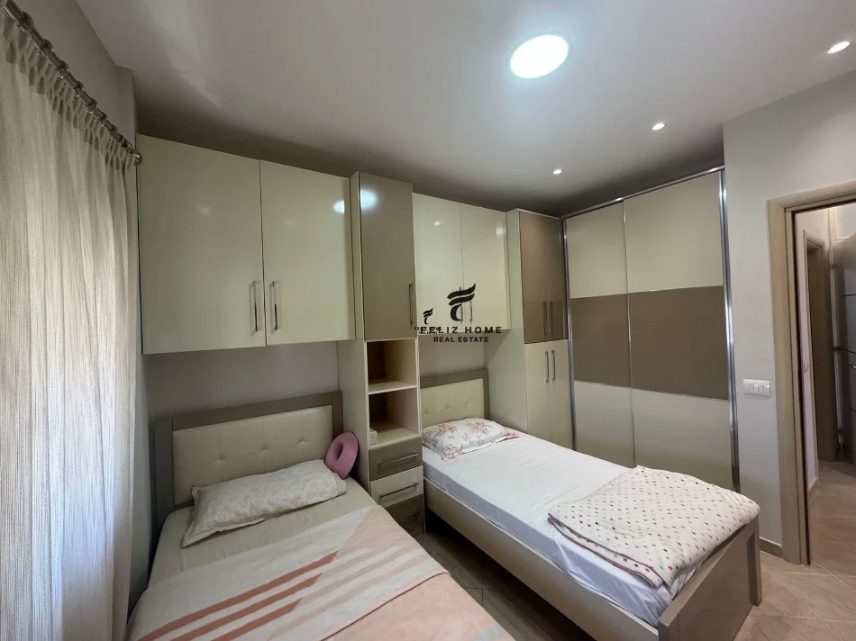 Tirane, jepet me qera apartament 2+1 Kati 5, 90 m² 500 € (SHKOLLA E BASHKUAR)