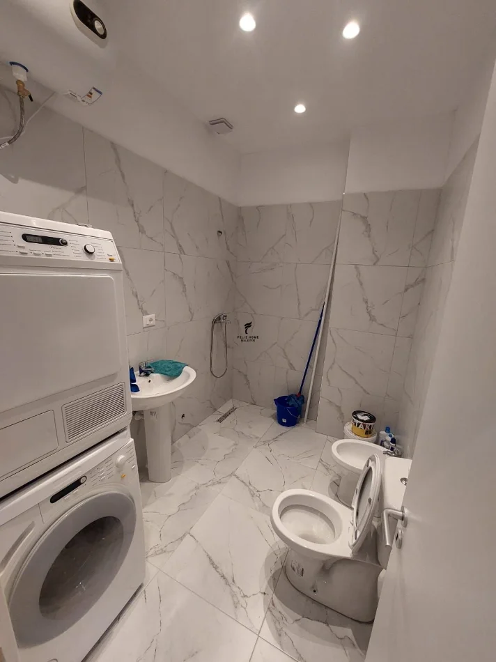 Tirane, jepet me qera apartament 1+1 Kati 0, 57 m² 600 € (KODRA E DIELLIT)