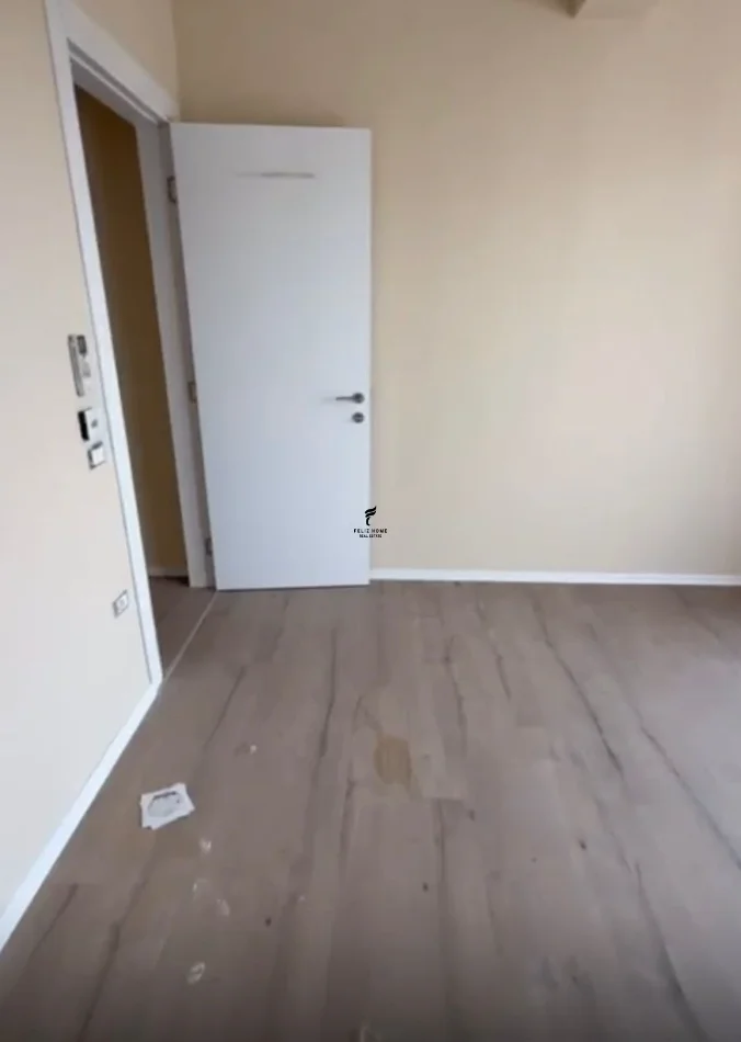 Tirane, jepet me qera zyre Kati 10, 125 m² 800 € (RRUGA E DIBRES)