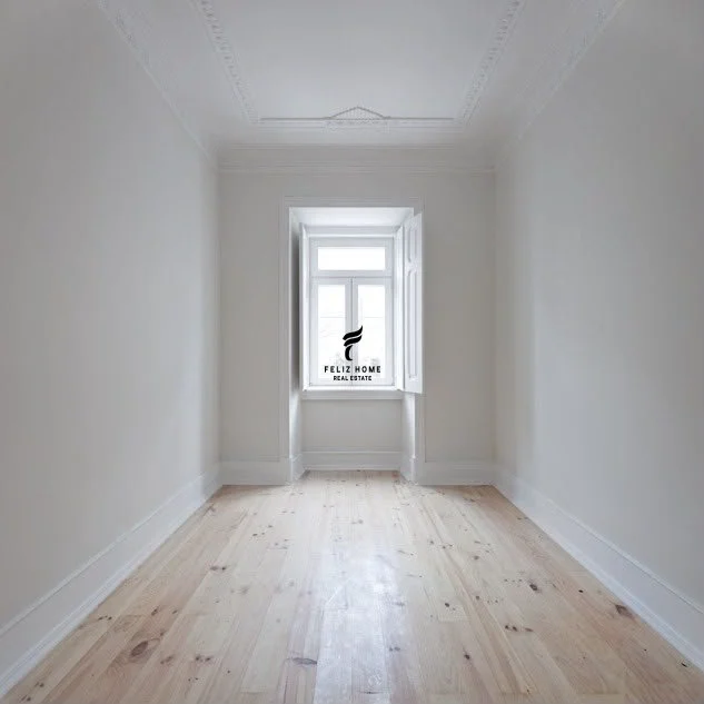 Tirane, jepet me qera dyqan Kati 0, 15 m² 450 € (URA E NISHARAKUT)