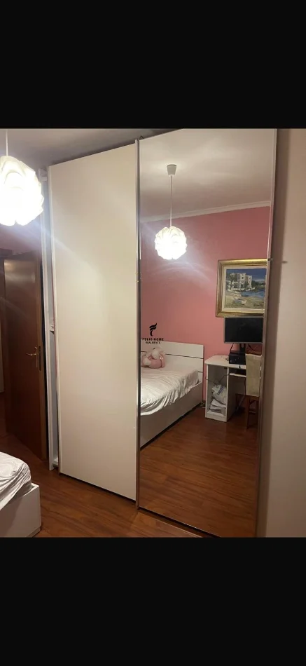 Tirane, jepet me qera 2+1 Kati 7, 102 m² 1.000 € (ISH EKSPOZITA)