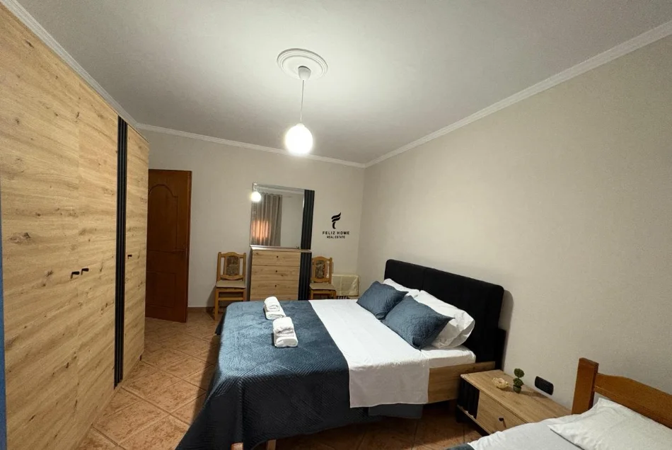 Tirane, jepet me qera apartament 1+1 Kati 2, 70 m² 450 € (LAPRAKE)